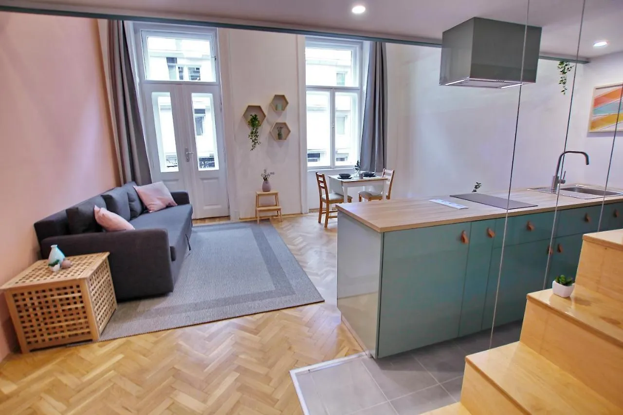 Awesome Budapest Downtown Studio W Balcony & Free Private Parking 0*,