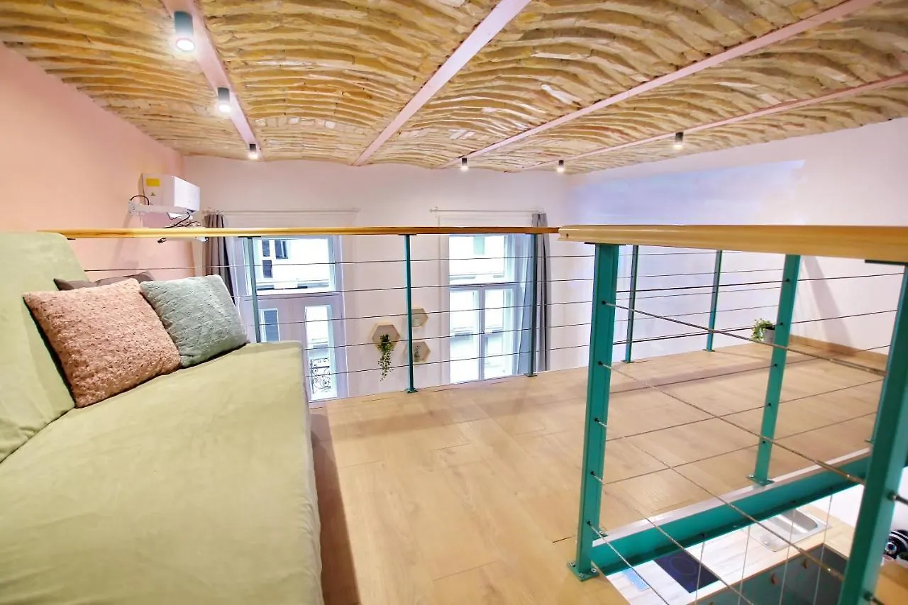 Awesome Budapest Downtown Studio W Balcony & Free Private Parking 0*,  Ungheria