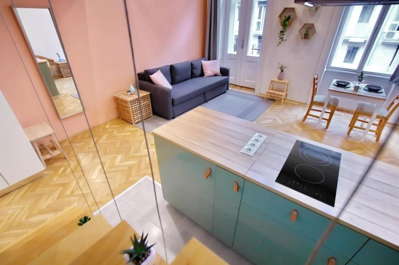 Awesome Budapest Downtown Studio W Balcony & Free Private Parking Apartmán