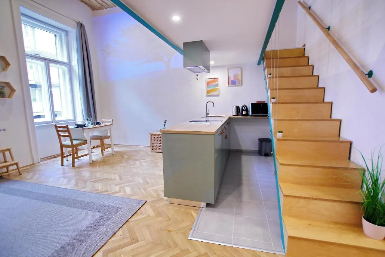 Awesome Budapest Downtown Studio W Balcony & Free Private Parking Apartmán